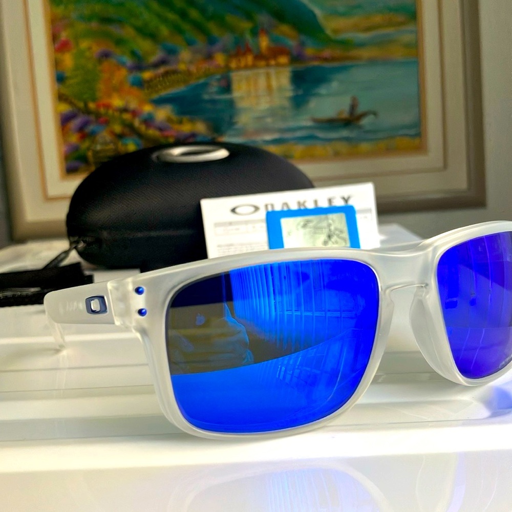 Holbrook Oakley (Low Bridge Fit) Lunar Year Collection Frosted frame NWT ☀️🕶️ - Picture 4 of 10
